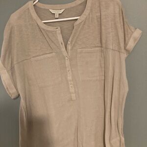 Lucky brand women’s top size large. Beautiful neutral and lovely fabric.